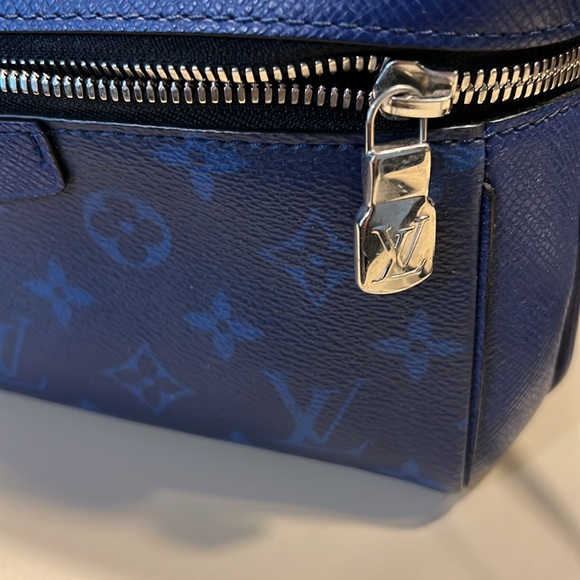 Louis Vuitton Outdoor Messenger - Picture 5 of 8